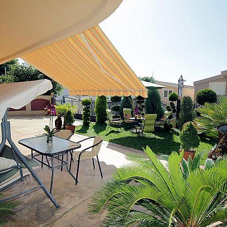 Villa Jupok Бар Екстериор снимка