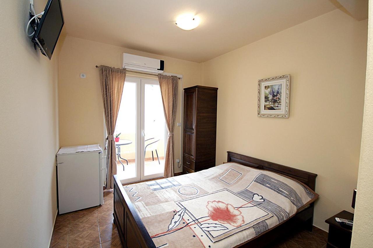 Villa Jupok Бар Екстериор снимка