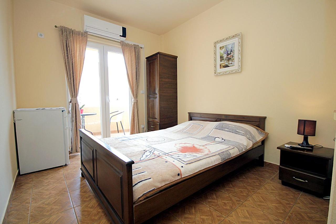 Villa Jupok Бар Екстериор снимка