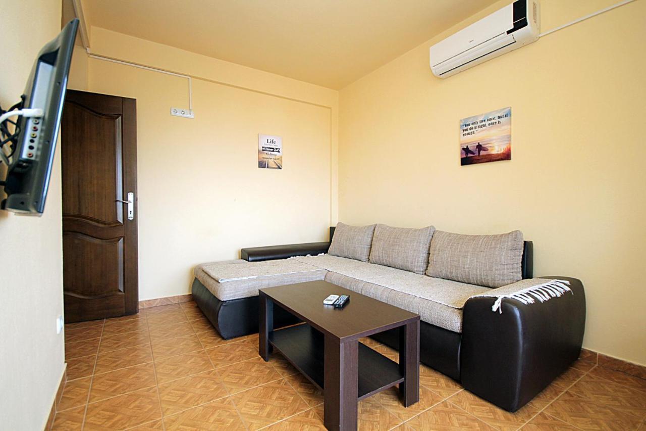 Villa Jupok Бар Екстериор снимка
