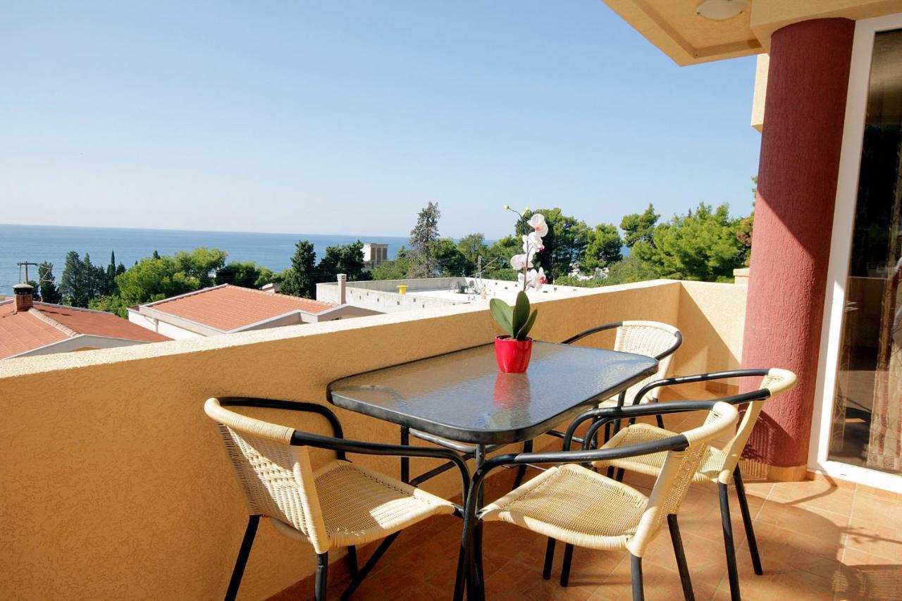 Villa Jupok Бар Екстериор снимка