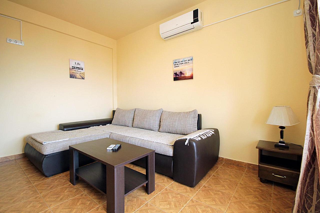 Villa Jupok Бар Екстериор снимка