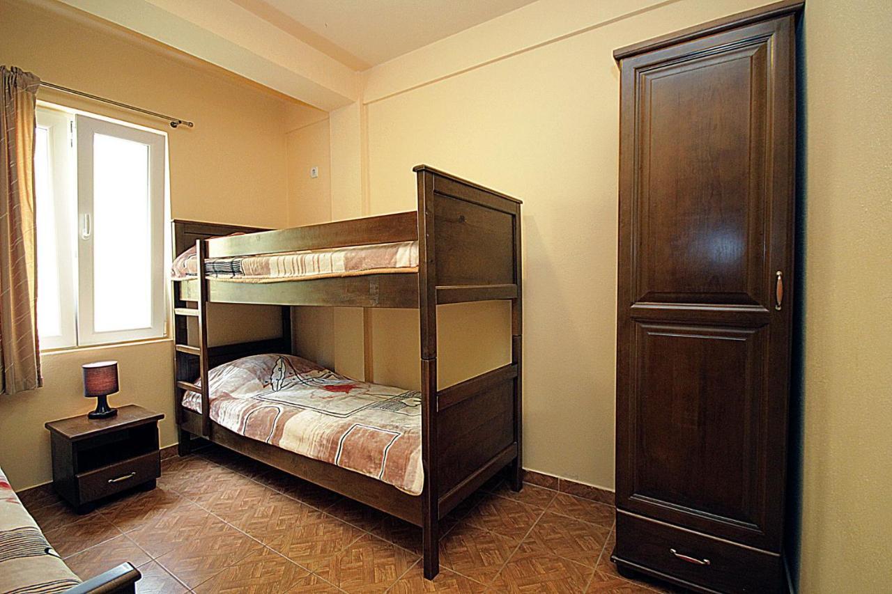 Villa Jupok Бар Екстериор снимка