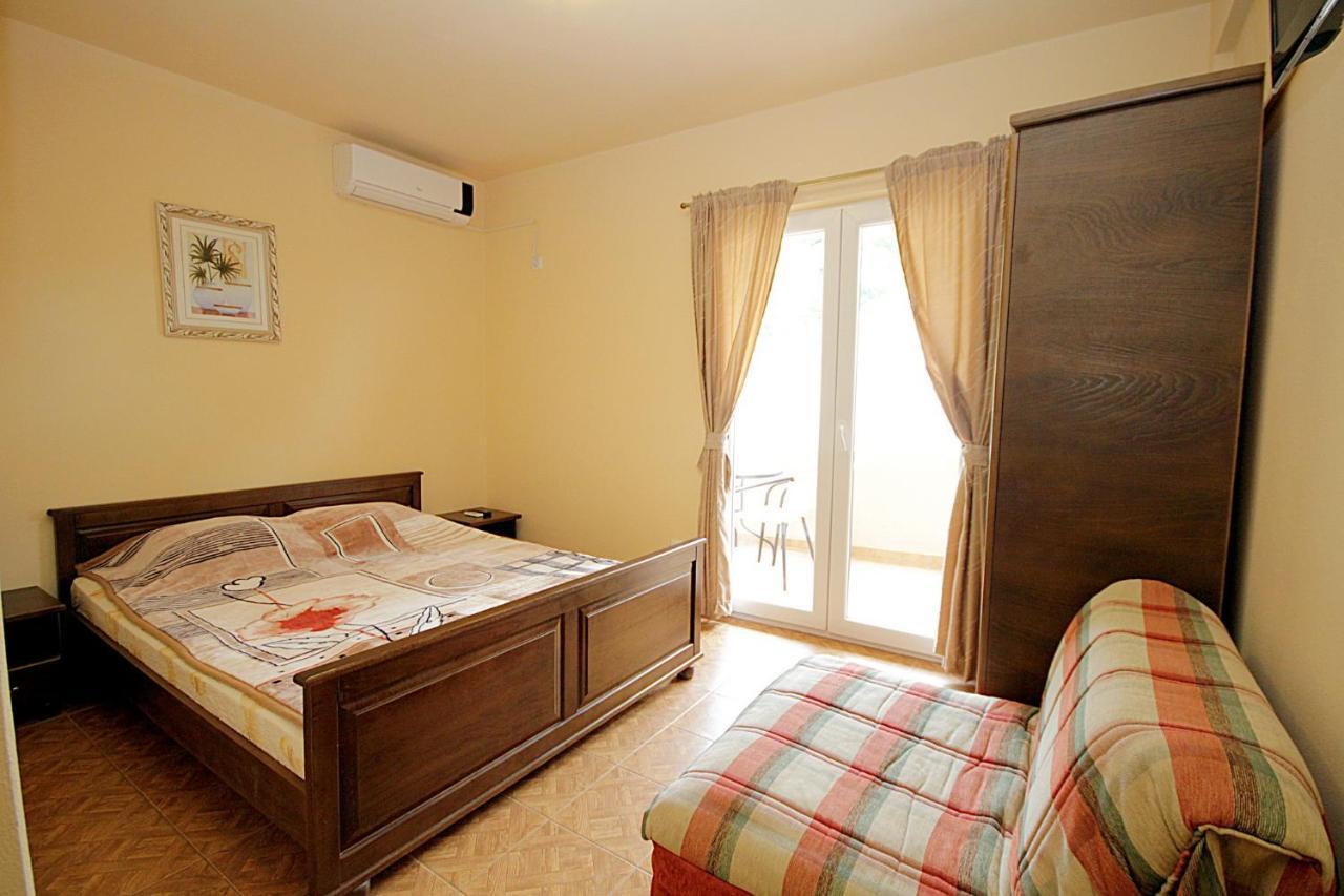 Villa Jupok Бар Екстериор снимка
