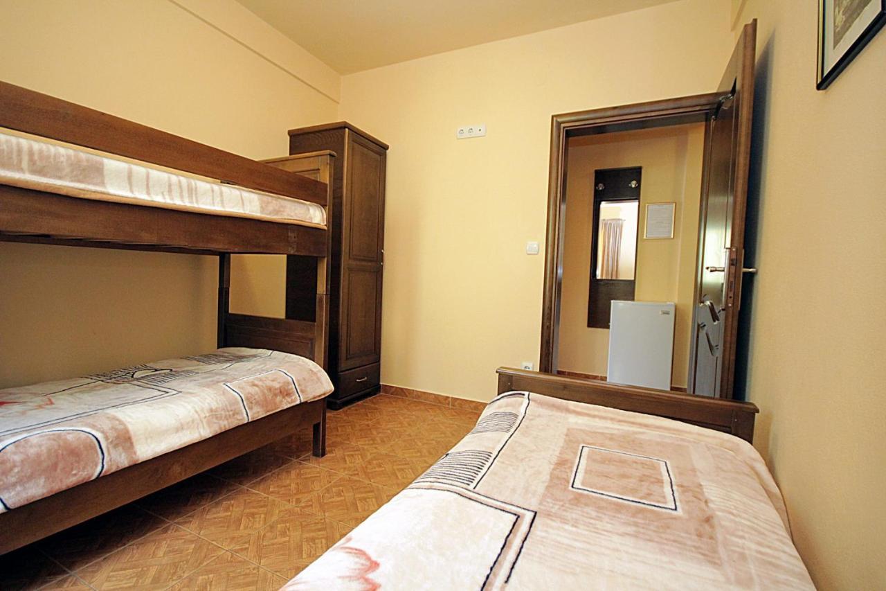 Villa Jupok Бар Екстериор снимка