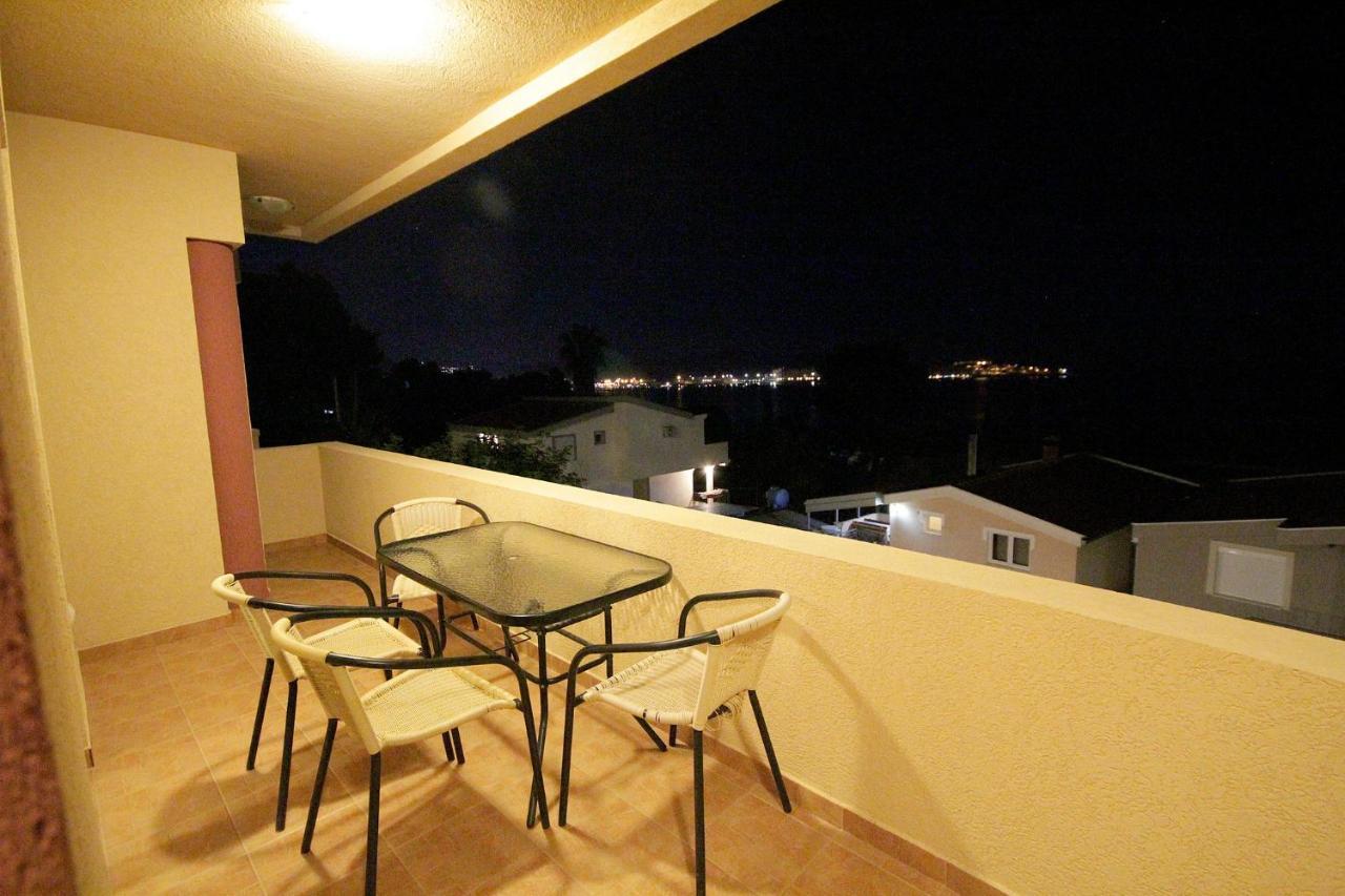 Villa Jupok Бар Екстериор снимка