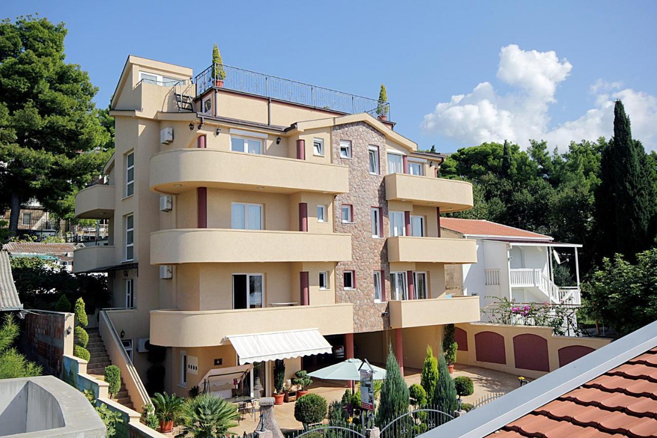 Villa Jupok Бар Екстериор снимка