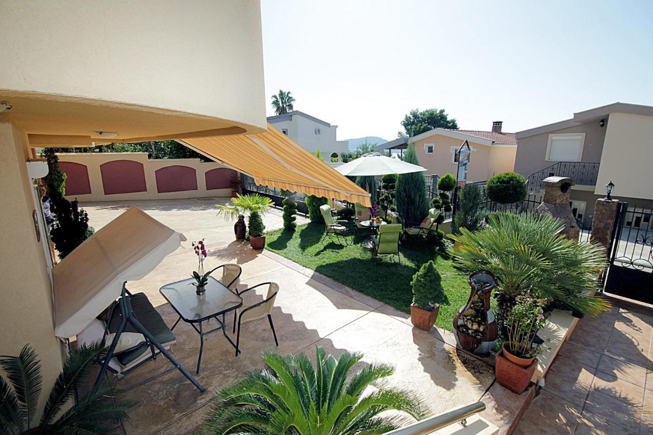 Villa Jupok Бар Екстериор снимка