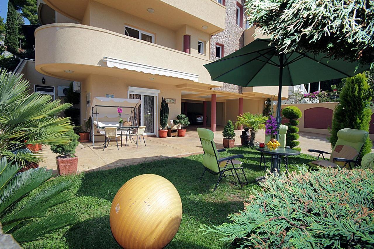 Villa Jupok Бар Екстериор снимка