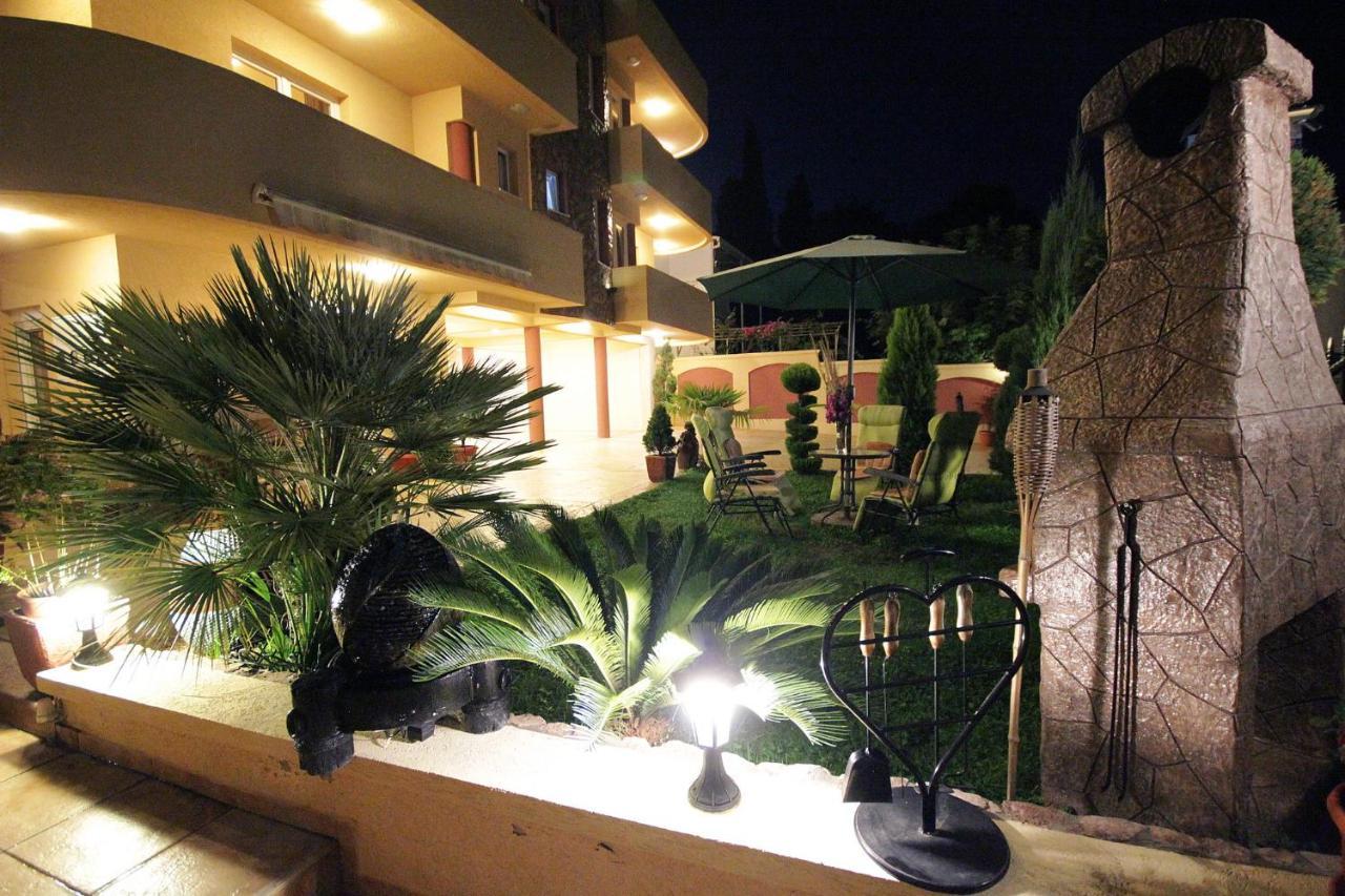 Villa Jupok Бар Екстериор снимка