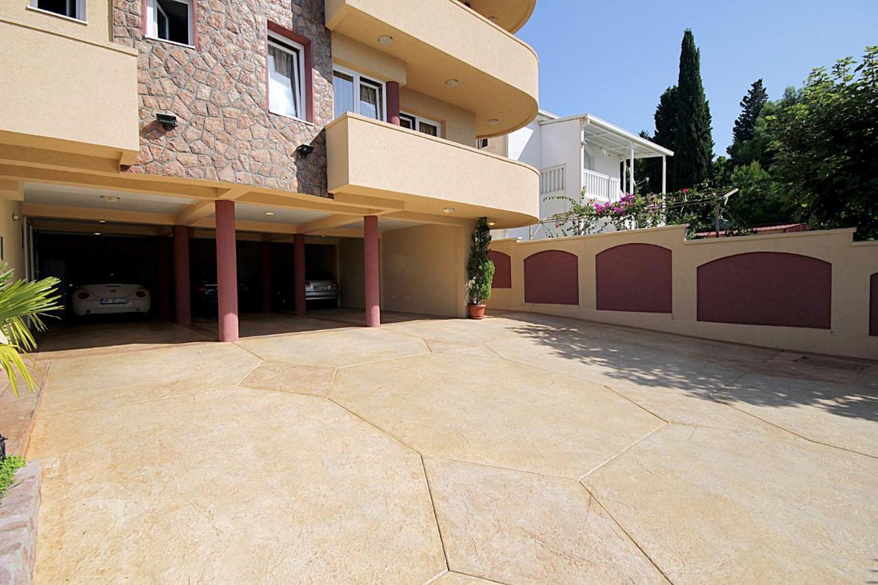 Villa Jupok Бар Екстериор снимка