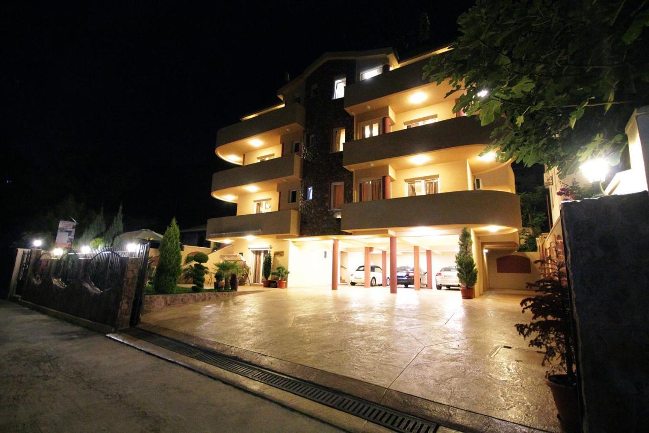 Villa Jupok Бар Екстериор снимка