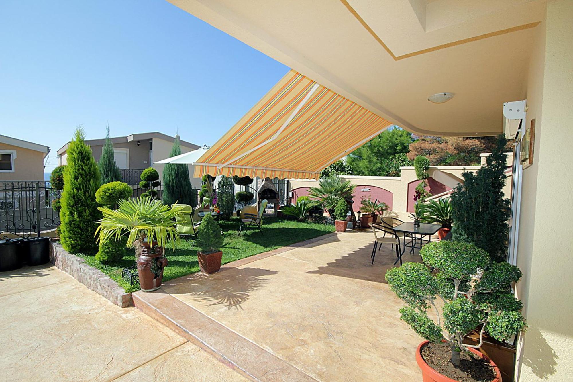 Villa Jupok Бар Екстериор снимка